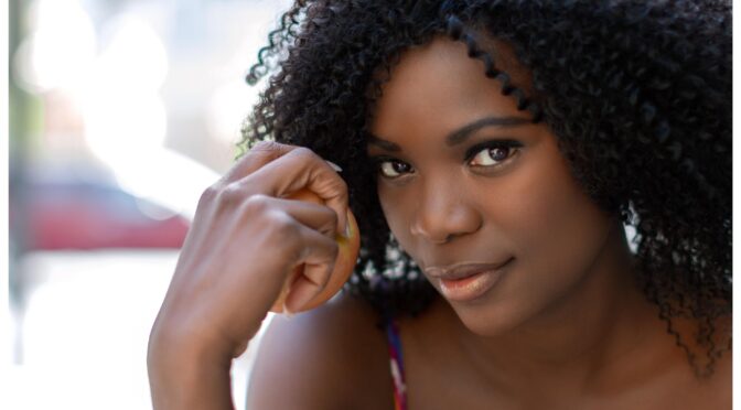 Femme africaine Teint lumineux